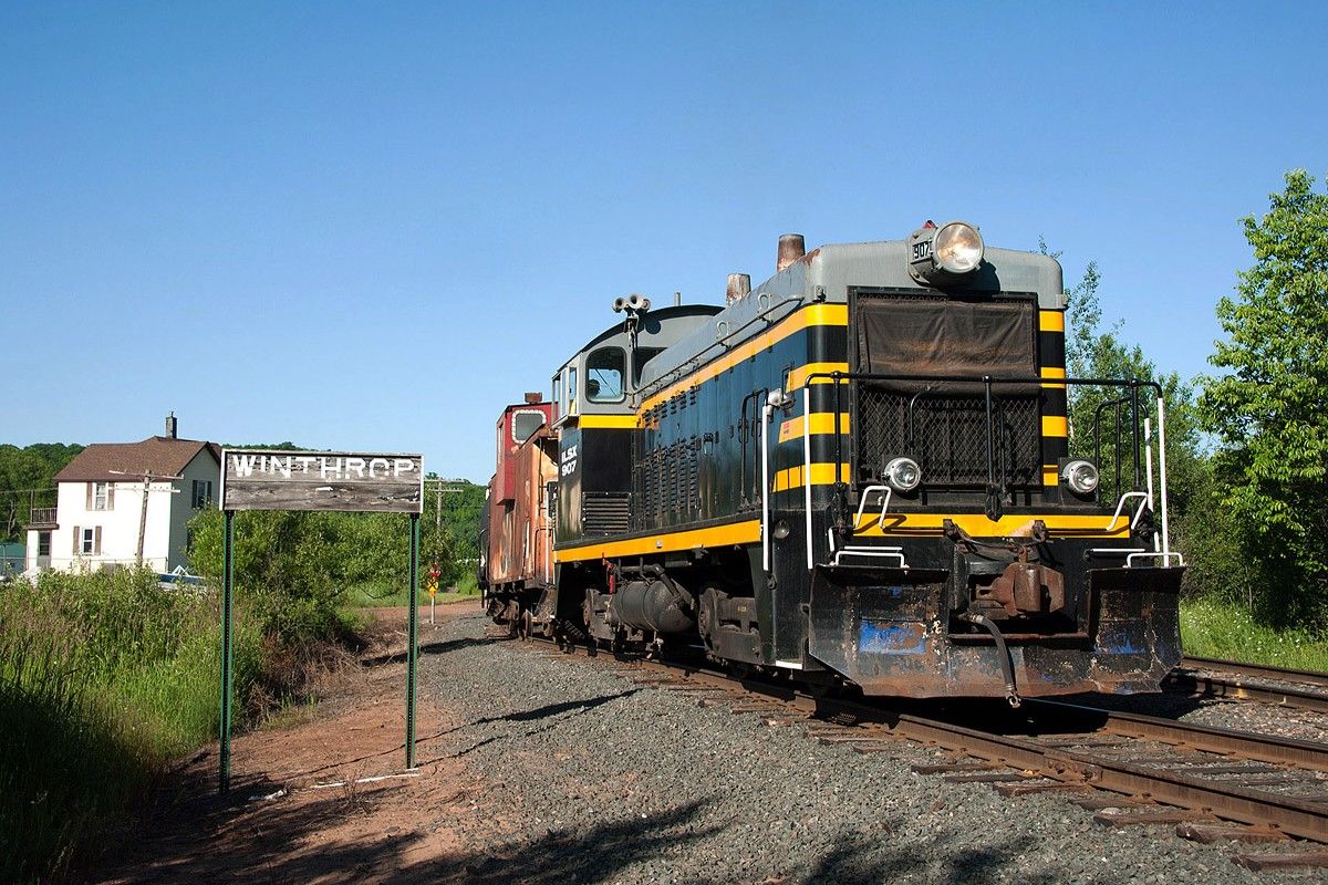 hidden-railroad-bridge-ruins-in-michigans-upper-peninsula