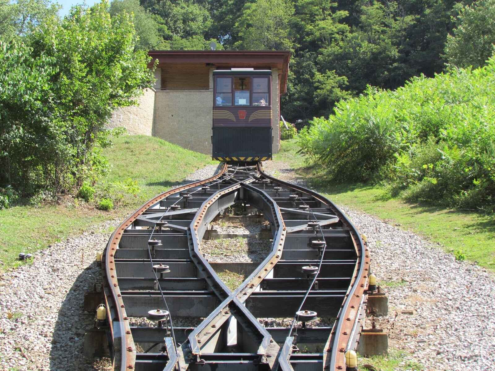 hidden-railroad-coaling-towers-of-pennsylvanias-horseshoe-curve