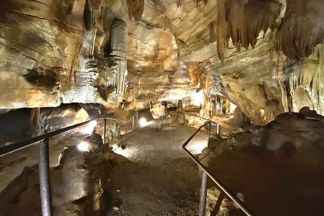 hidden-rivers-of-alabamas-rickwood-caverns