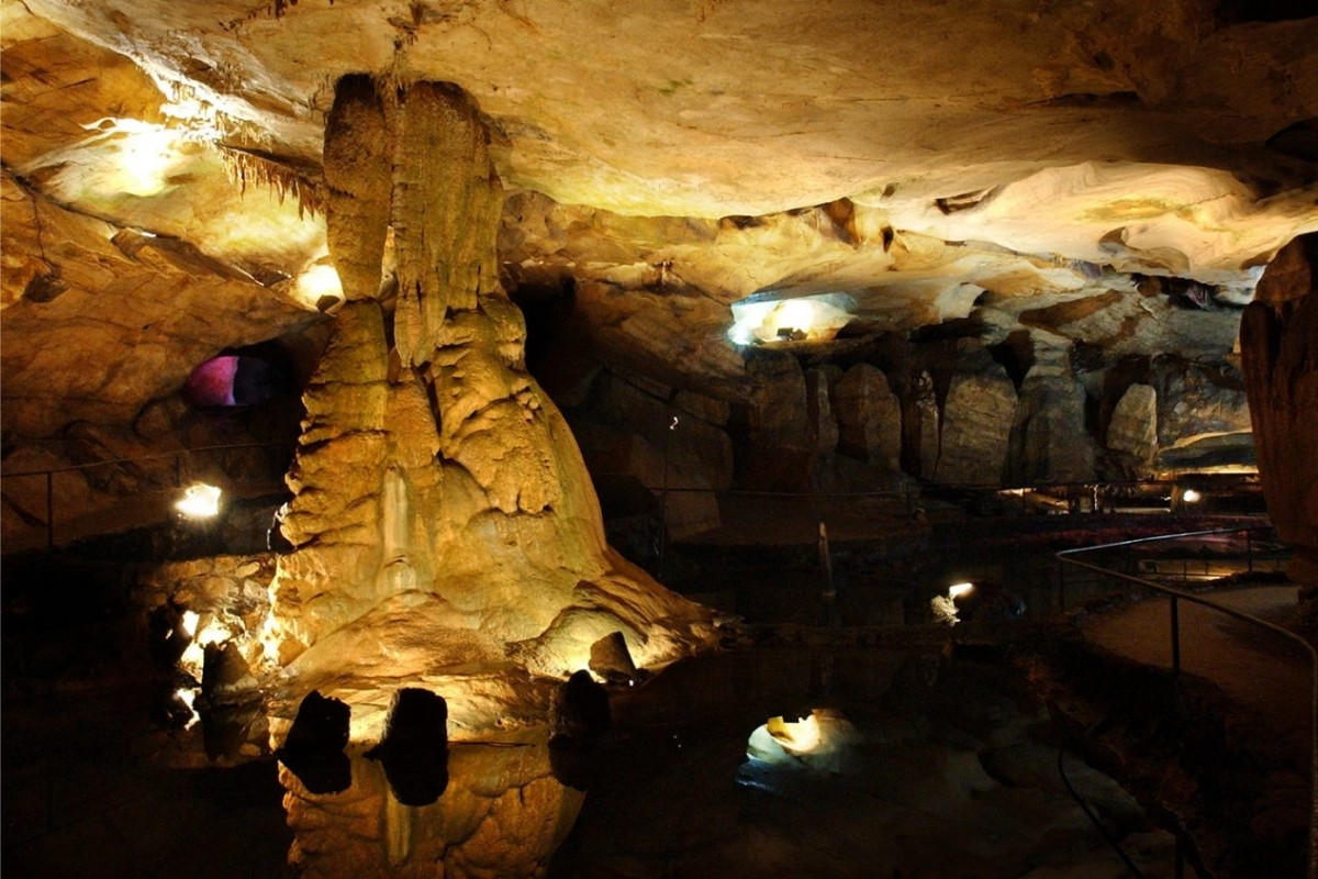 hidden-rivers-of-alabamas-sequoyah-caverns