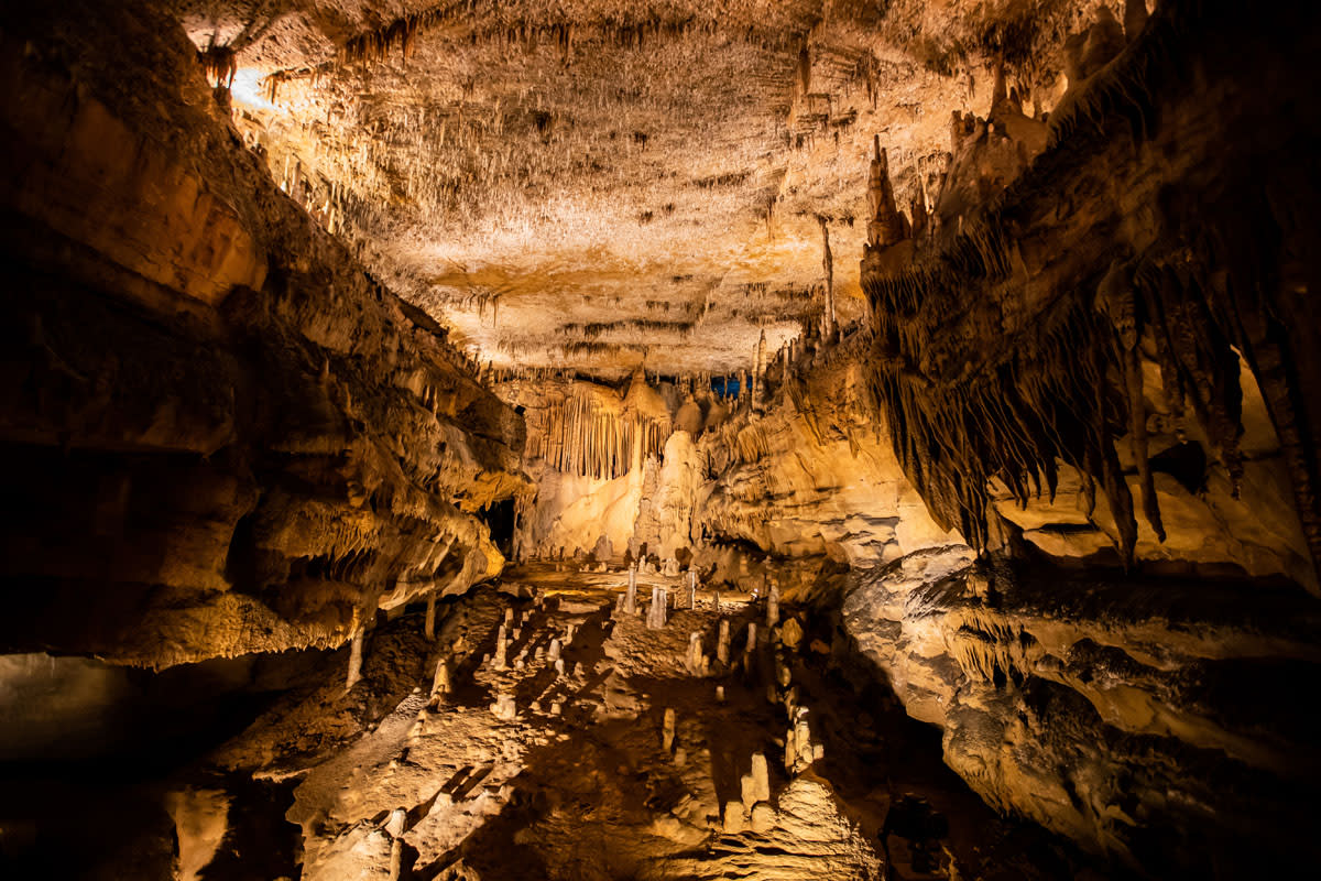hidden-rivers-of-marengo-cave-in-indiana