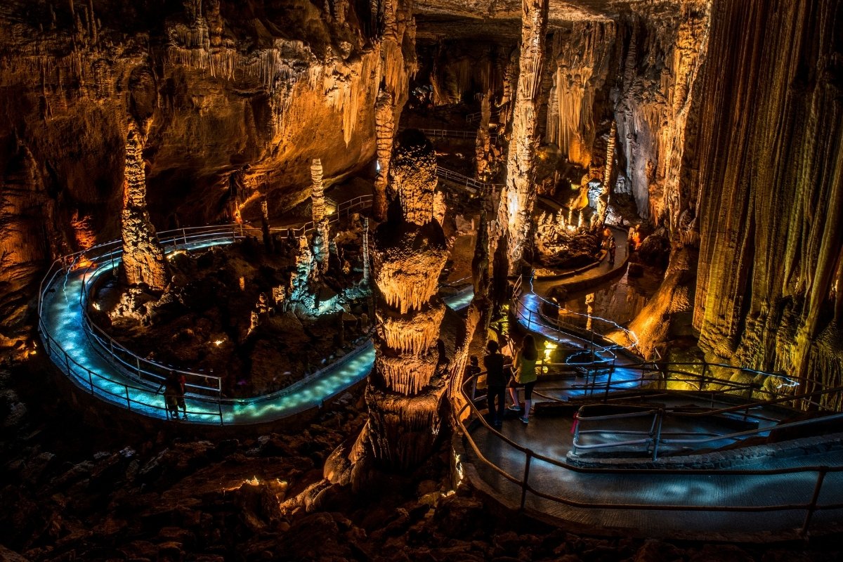 hidden-secrets-of-missouris-blanchard-caverns