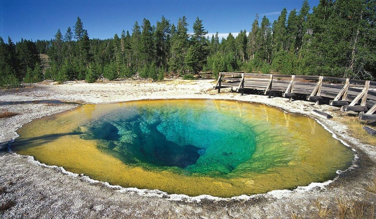 hidden-thermal-springs-of-wyomings-yellowstone-region