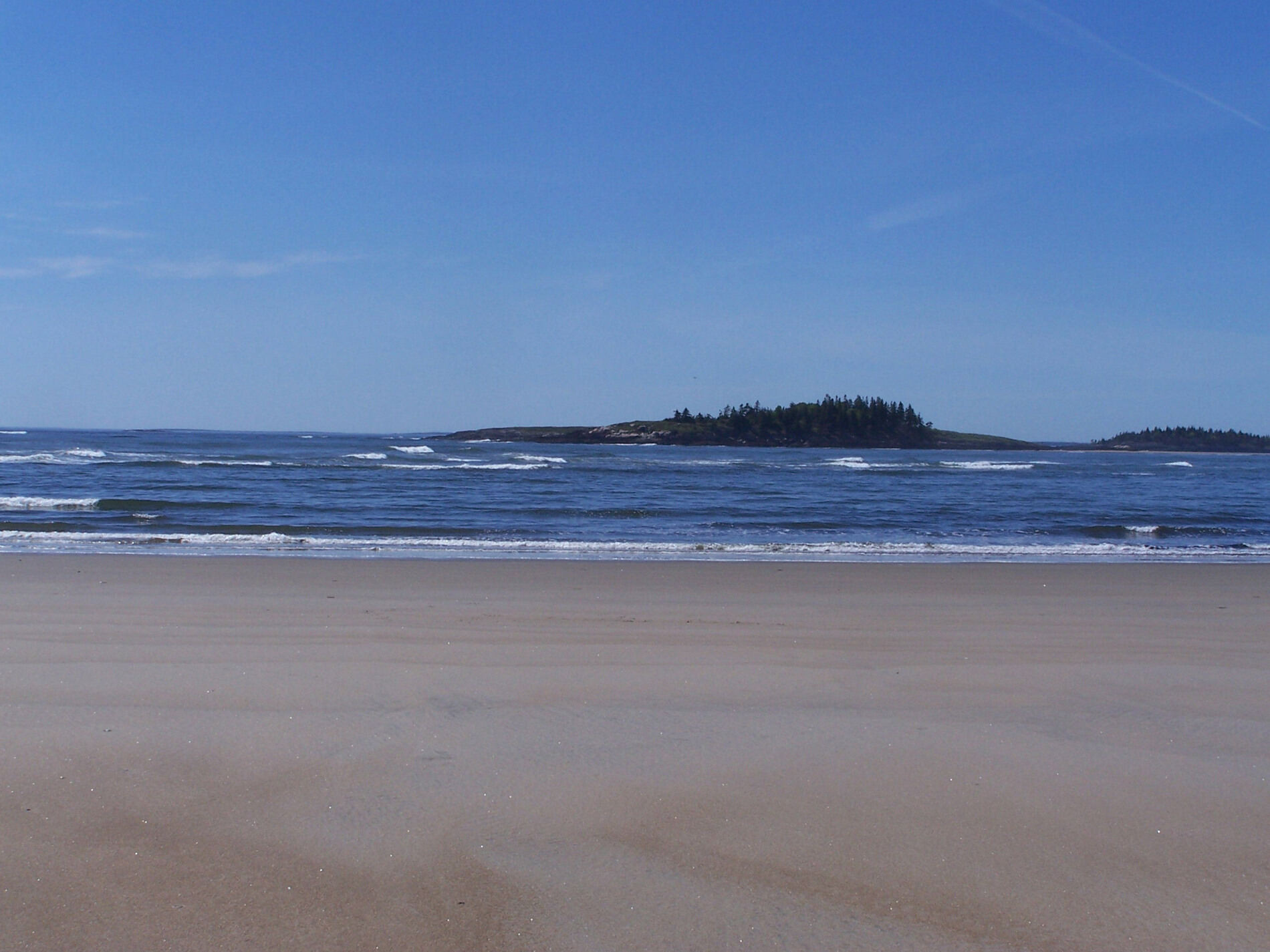 hidden-tidal-channels-at-popham-beach-in-maine