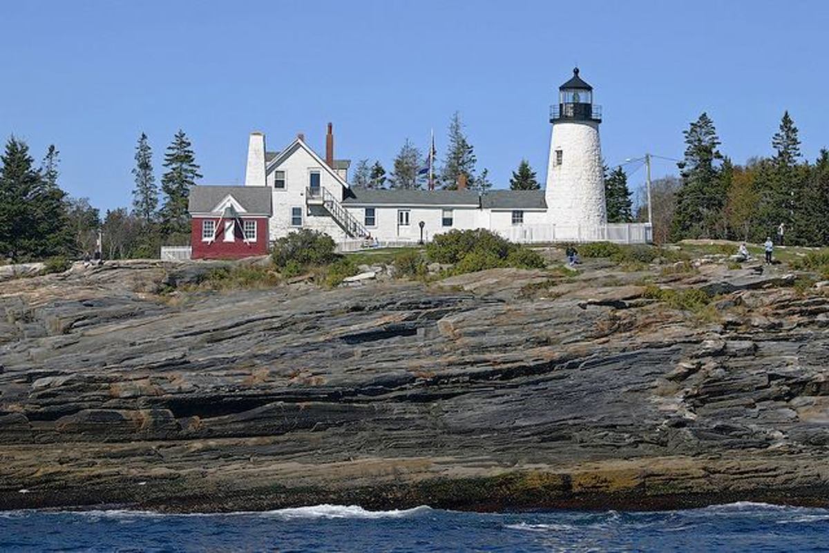 hidden-treasures-of-maines-pemaquid-point-lighthouse