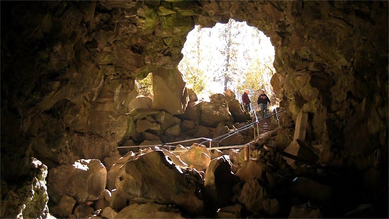 hidden-volcanic-tubes-in-oregons-lava-river-cave