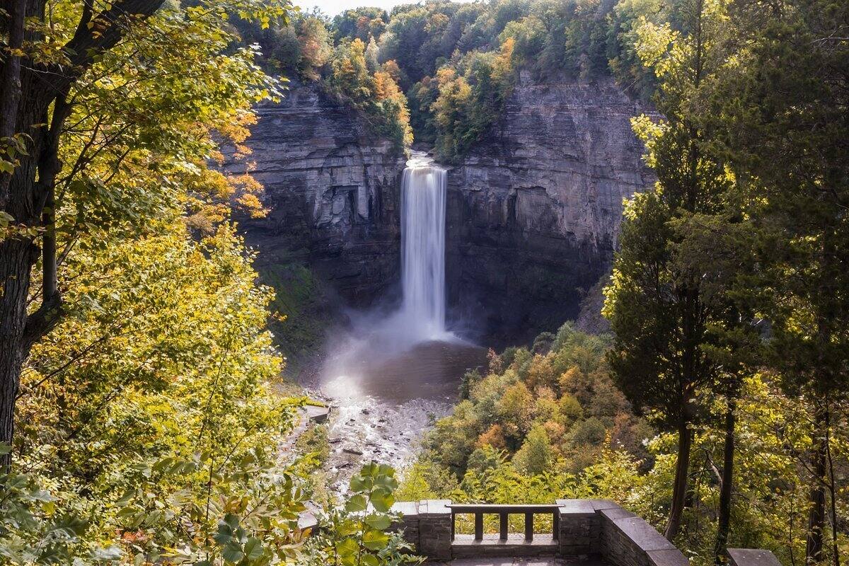 hidden-waterfalls-of-taughannock-falls-in-new-york