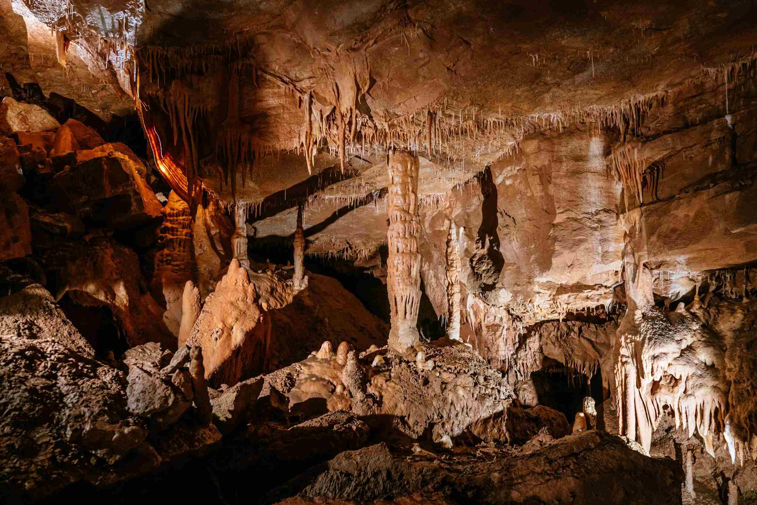 hidden-wonders-of-arkansas-crystal-cave