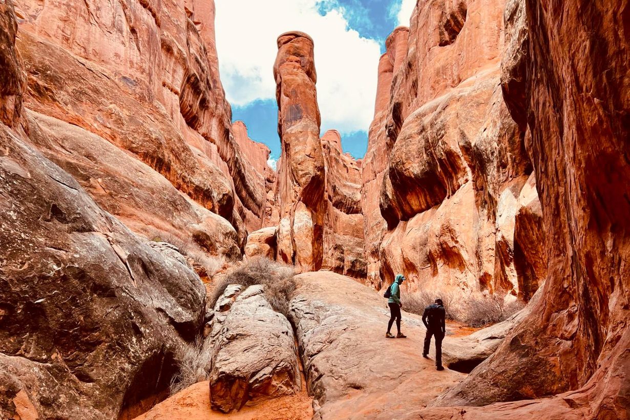 hidden-wonders-of-utahs-arches-fiery-furnace-tour