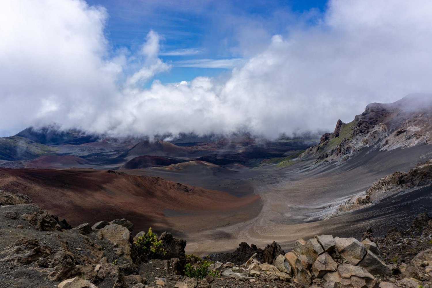 hiking-the-secret-crater-of-haleakala-summit