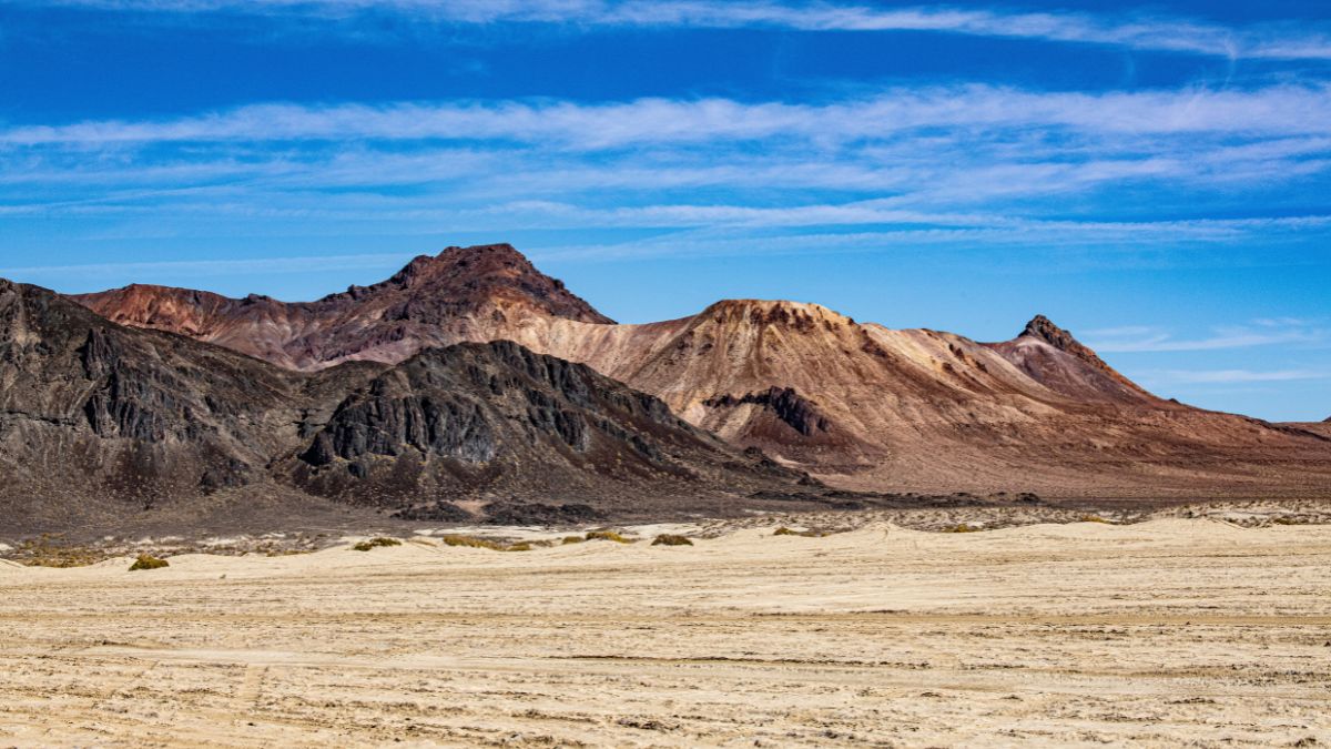 mysteries-of-nevadas-black-rock-desert-sailing-stones
