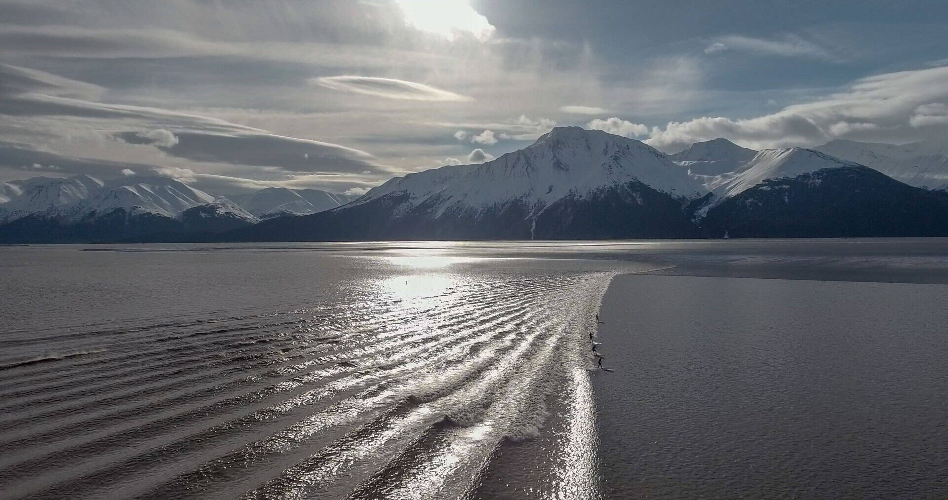 Mysterious-Tidal-Bore-Waves-Of-Alaska8217s-Turnagain-Arm mysterious-tidal-bore-waves-of-alaskas-turnagain-arm