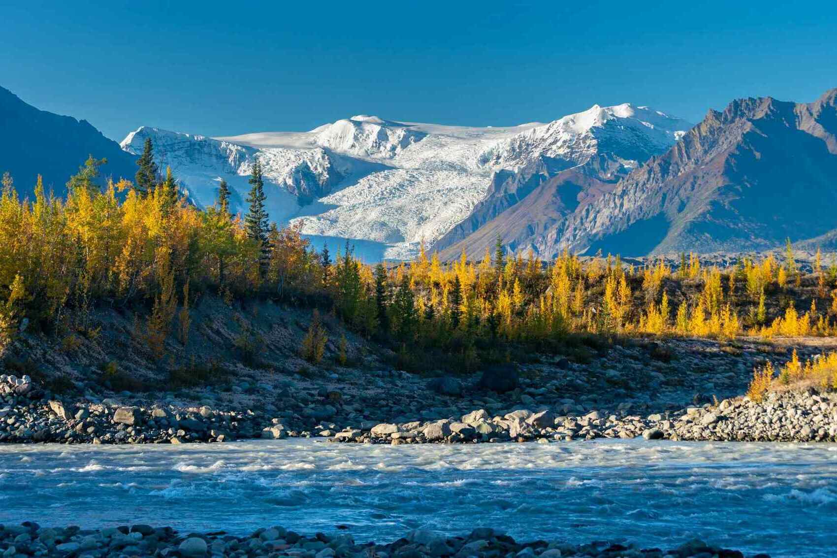 secret-alpine-lakes-in-alaskas-wrangell-st-elias-park