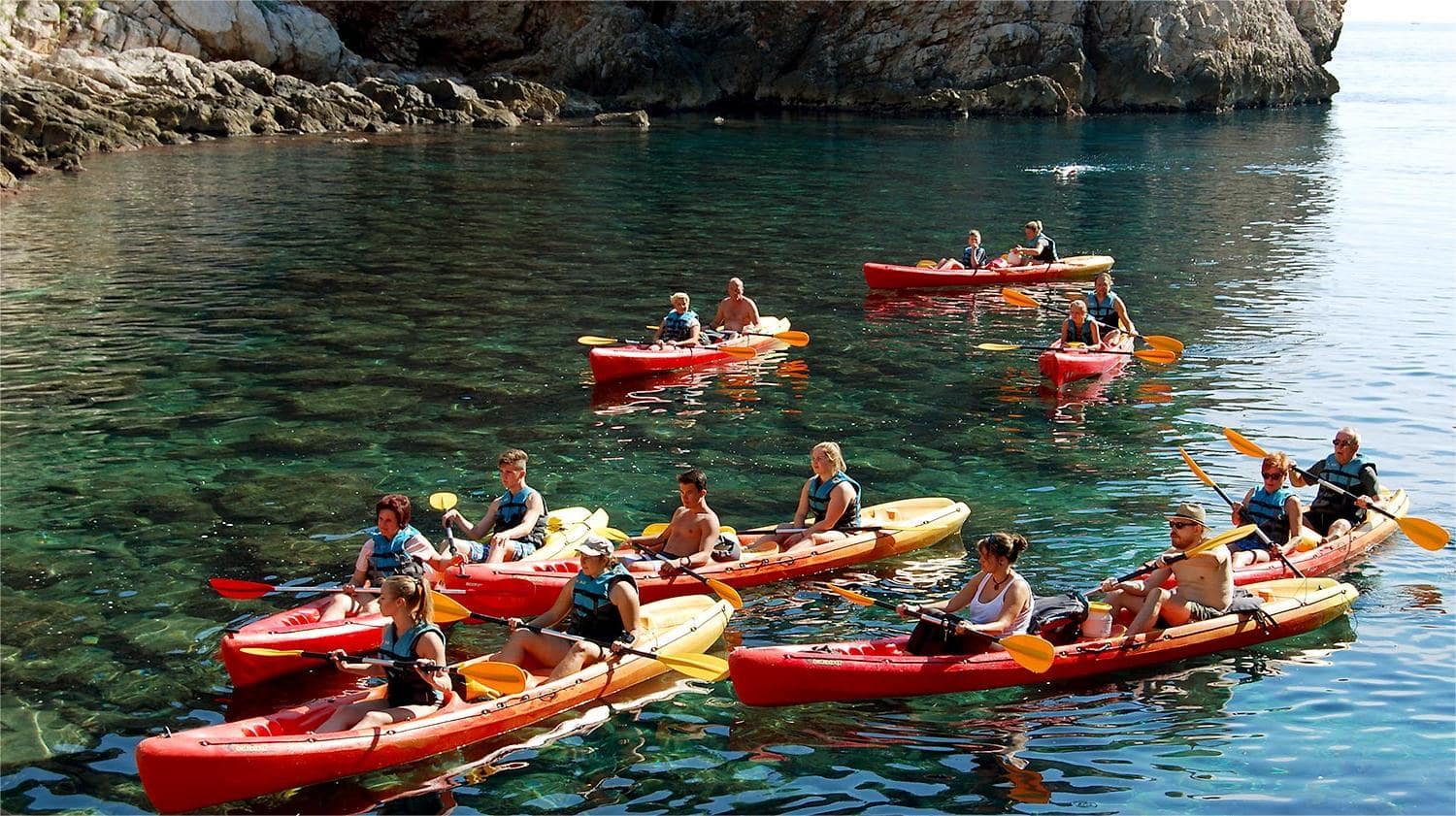 secret-kayaking-routes-in-dubrovniks-sea-caves