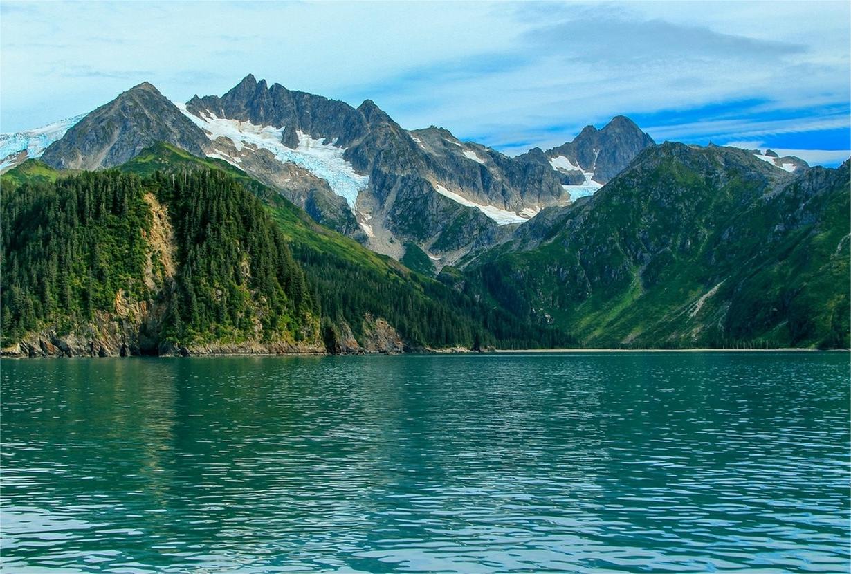 secret-mountain-lakes-in-alaskas-kenai-fjords-park