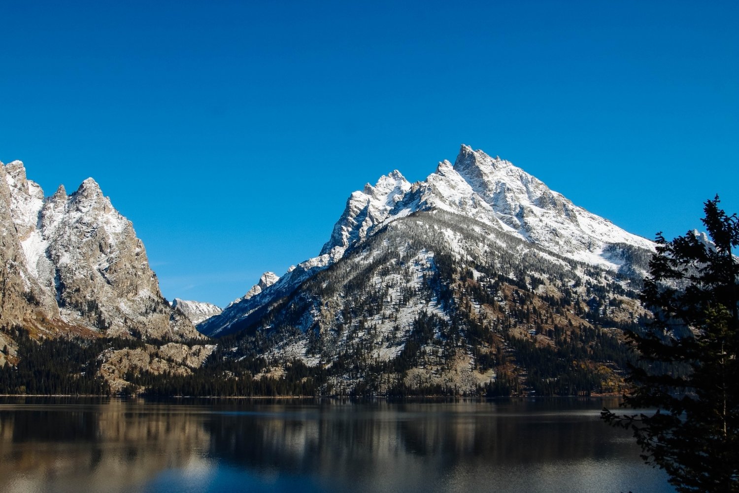 secret-mountain-lakes-in-wyomings-teton-wilderness
