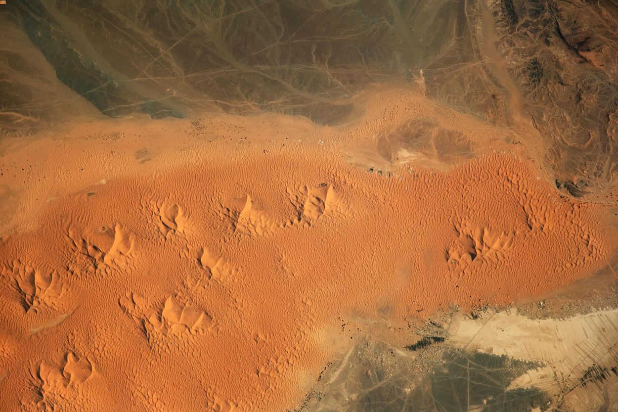 secret-surfing-spots-in-moroccos-erg-chebbi-sahara