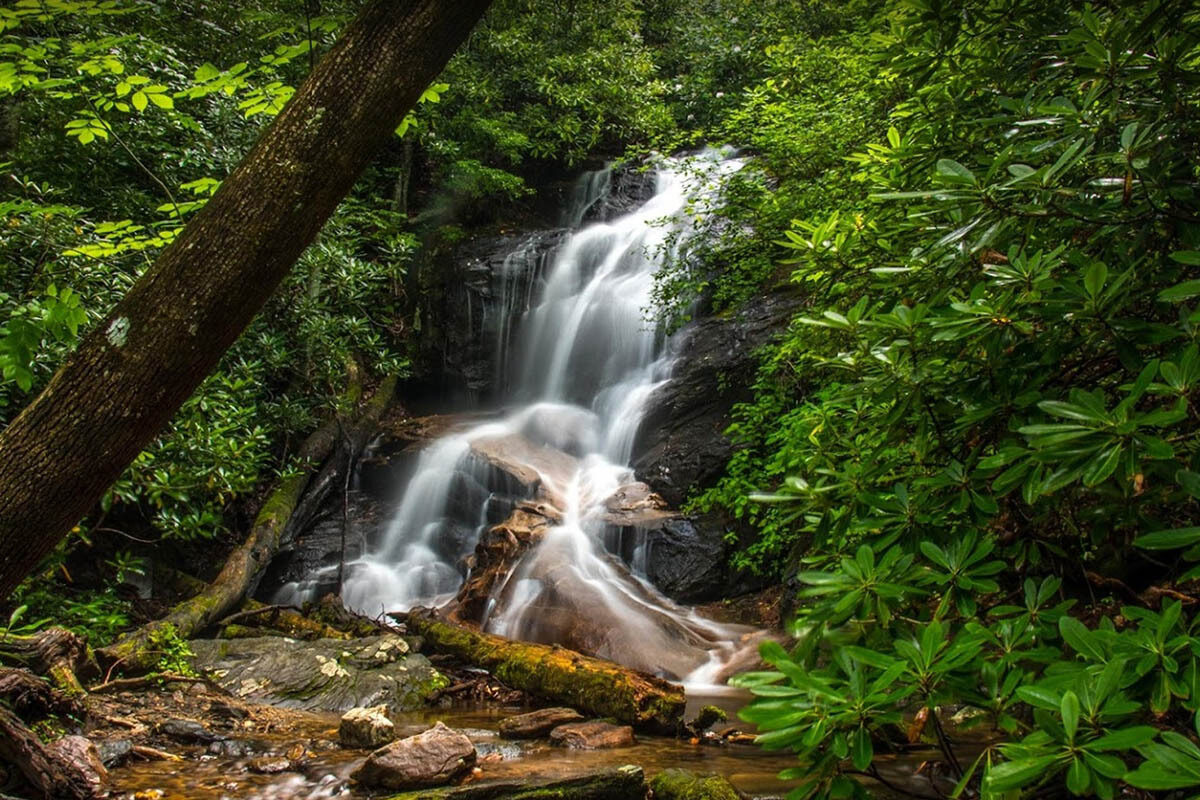 secret-waterfall-photography-locations-in-north-carolinas-blue-ridge-parkway