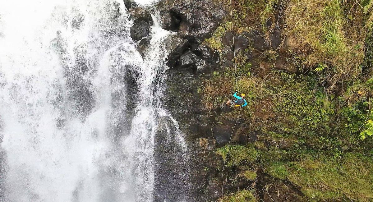secret-waterfall-rappelling-spots-on-big-island-cliffs