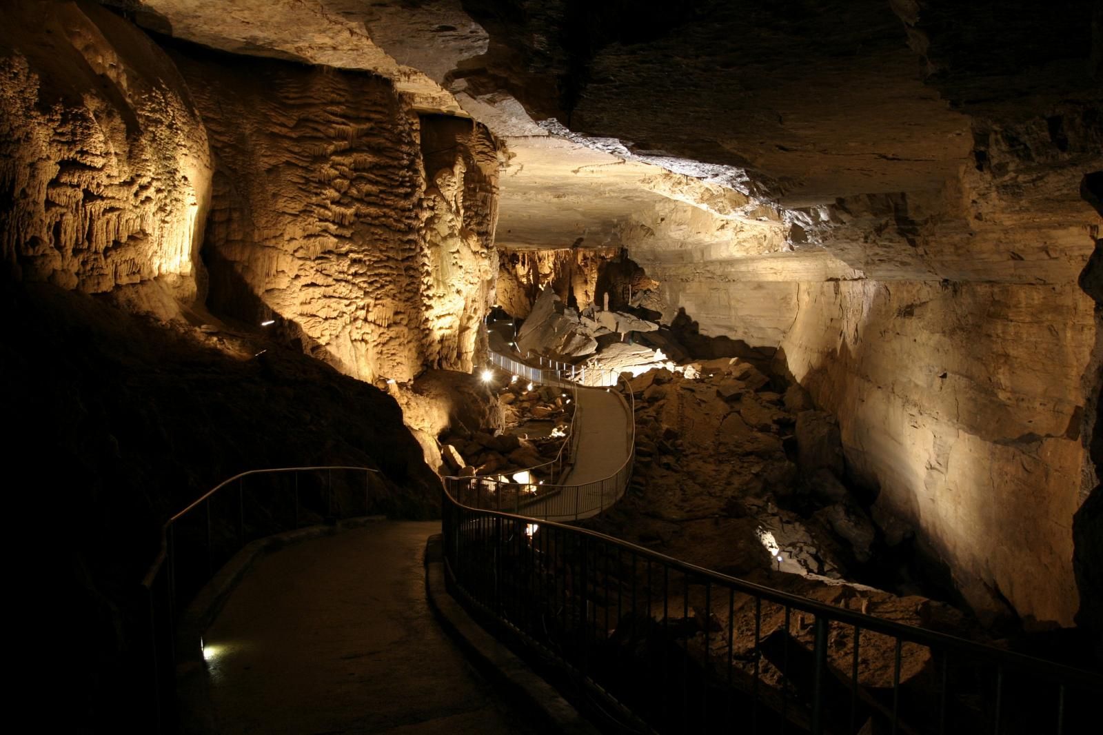 Secrets-Of-Alabama8217s-Cave-Without-A-Name secrets-of-alabamas-cave-without-a-name