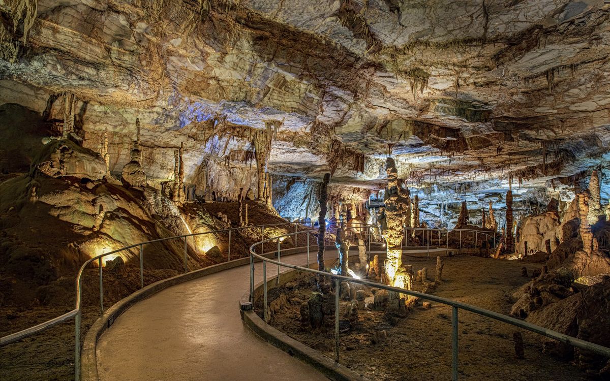 secrets-of-alabamas-tennessee-river-valley-caves