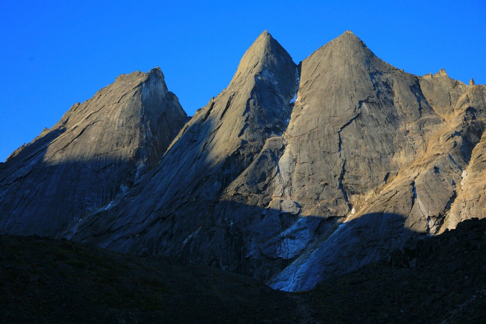 secrets-of-alaskas-arrigetch-peaks-tarns