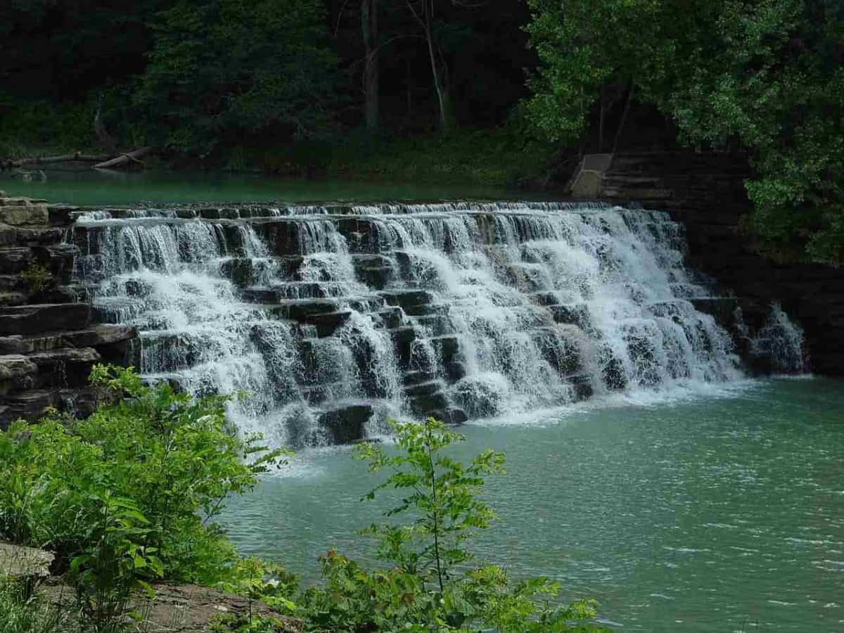 secrets-of-arkansass-devils-den-cave-springs