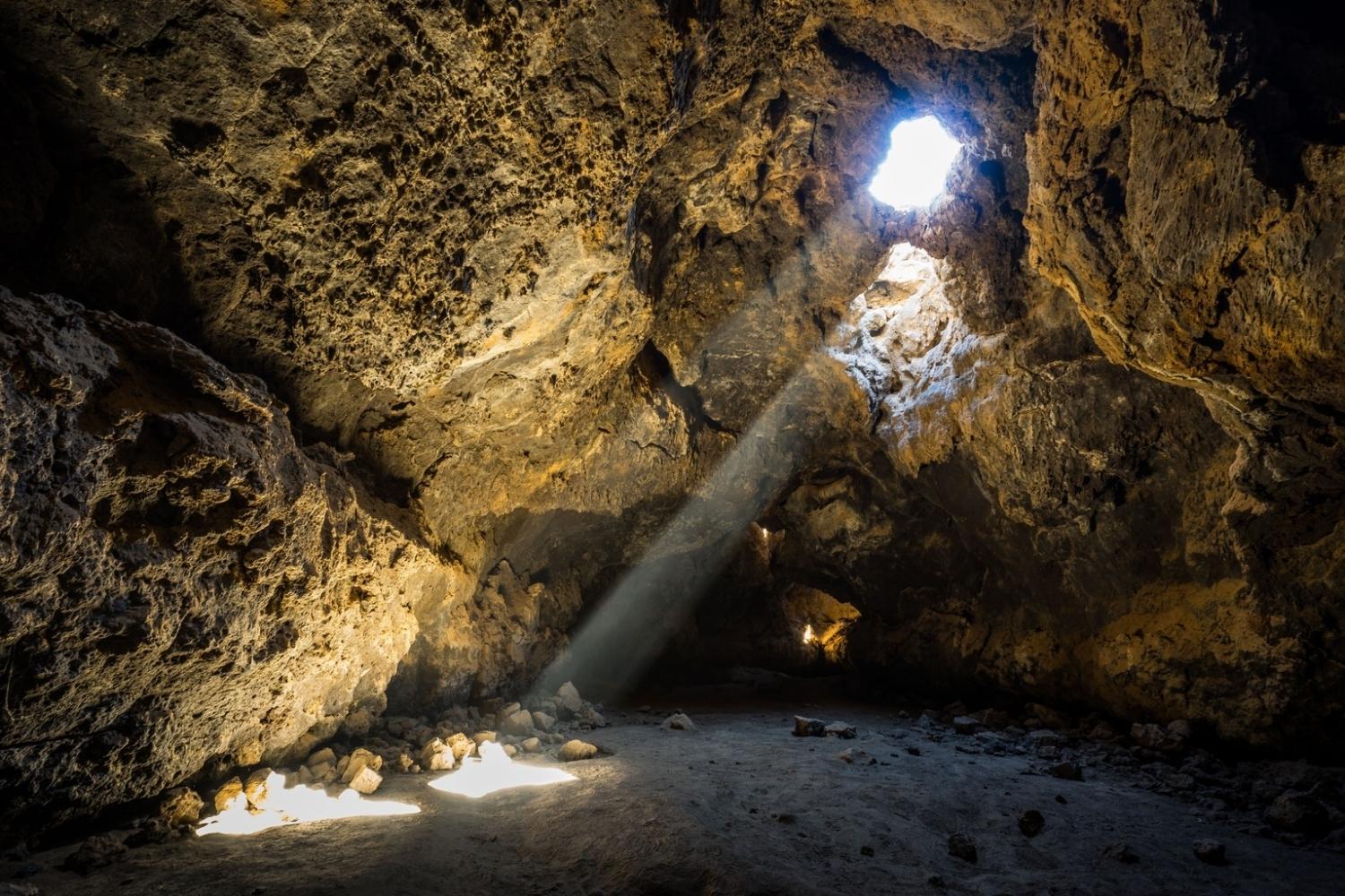 secrets-of-californias-lava-tubes