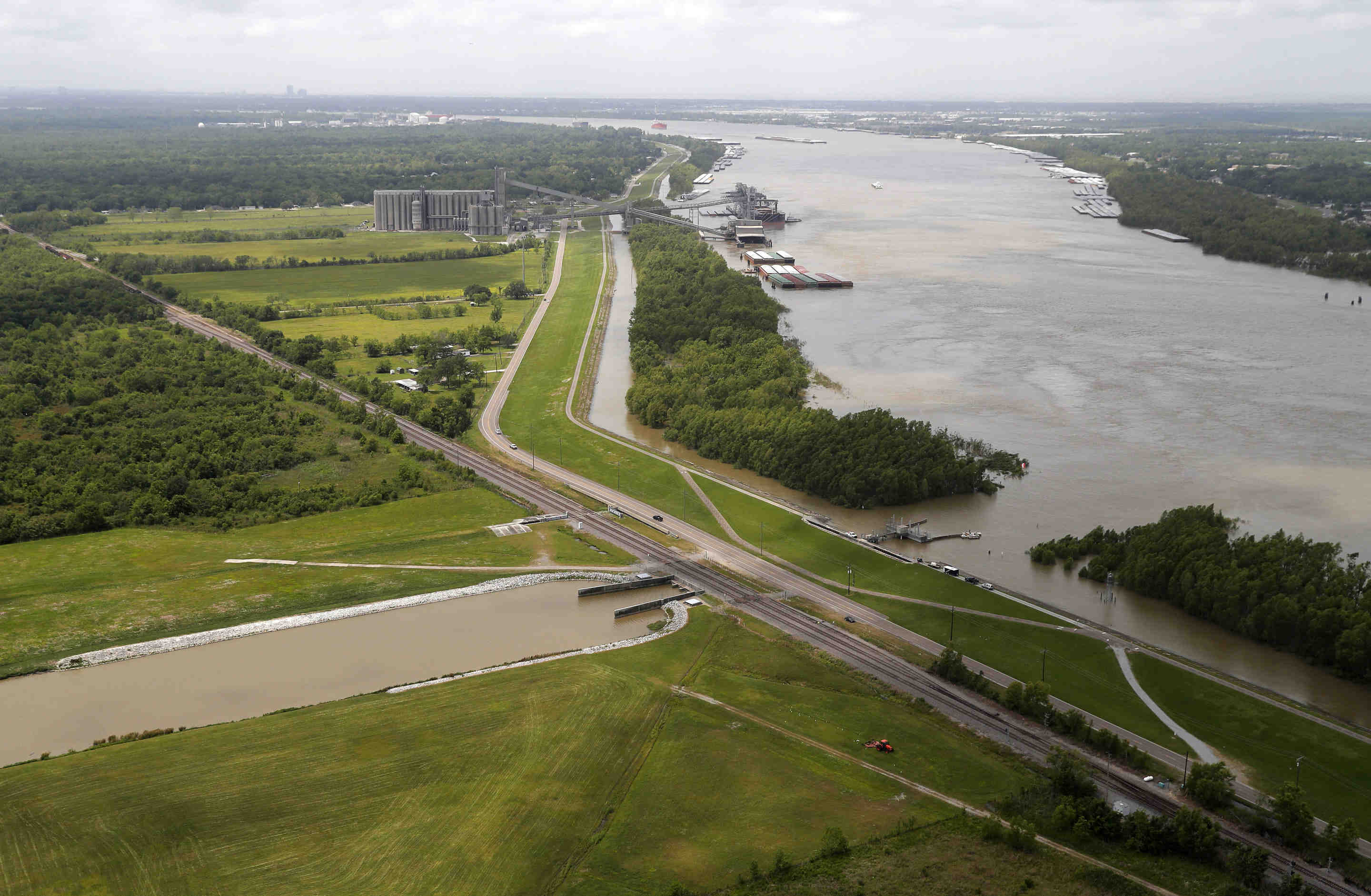 secrets-of-coastal-restoration-in-louisianas-barataria-bay