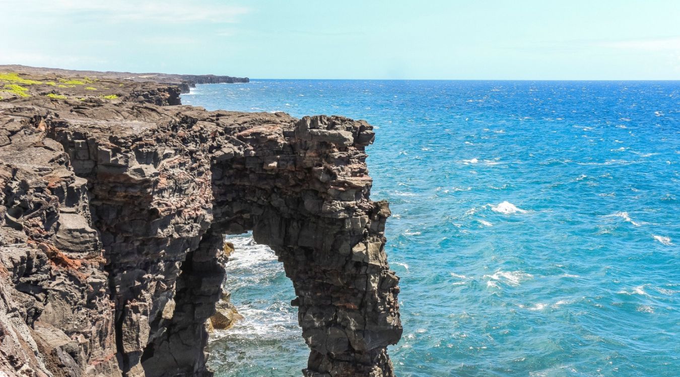 secrets-of-hawaiis-holei-sea-arch-volcanoes
