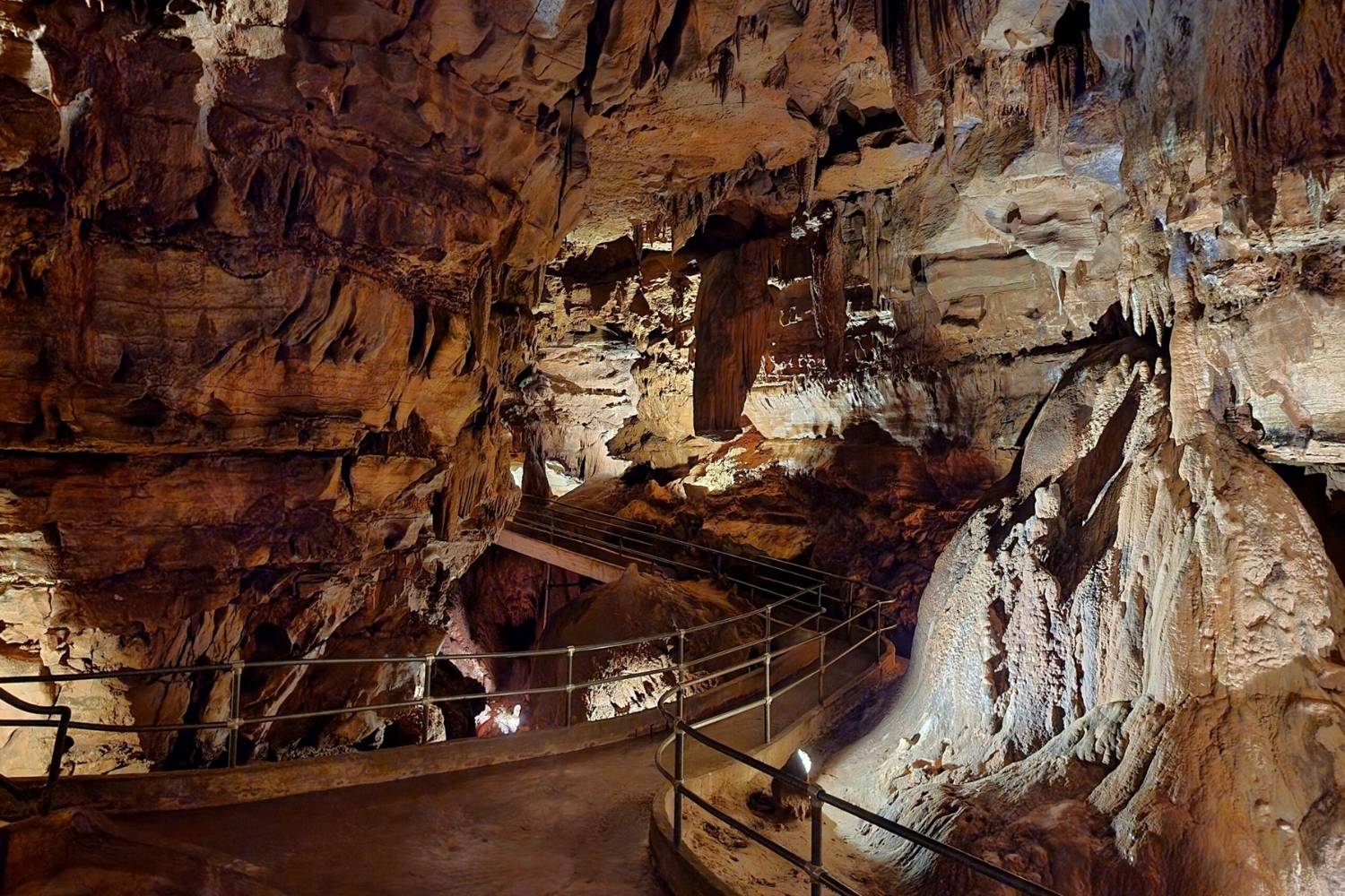 secrets-of-kentuckys-diamond-caverns