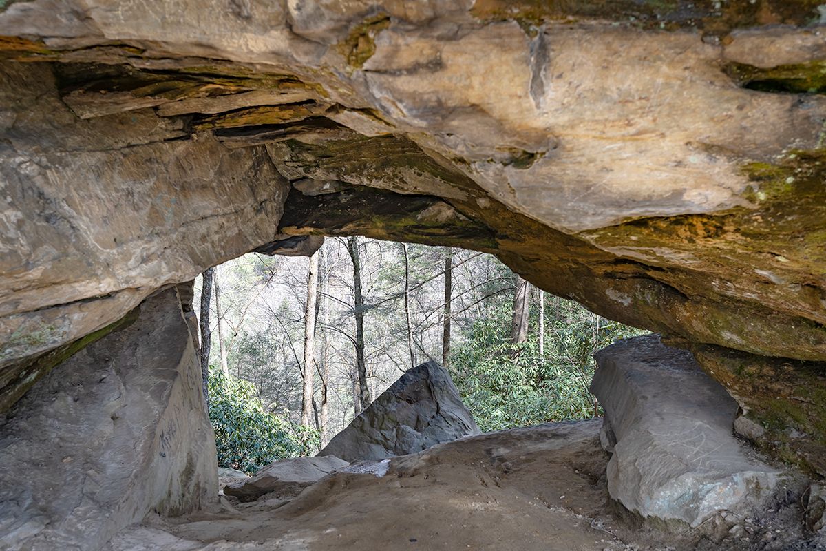 secrets-of-kentuckys-red-river-gorge-limestone-arches