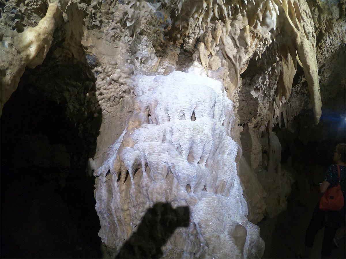 secrets-of-marylands-crystal-grottoes-caverns