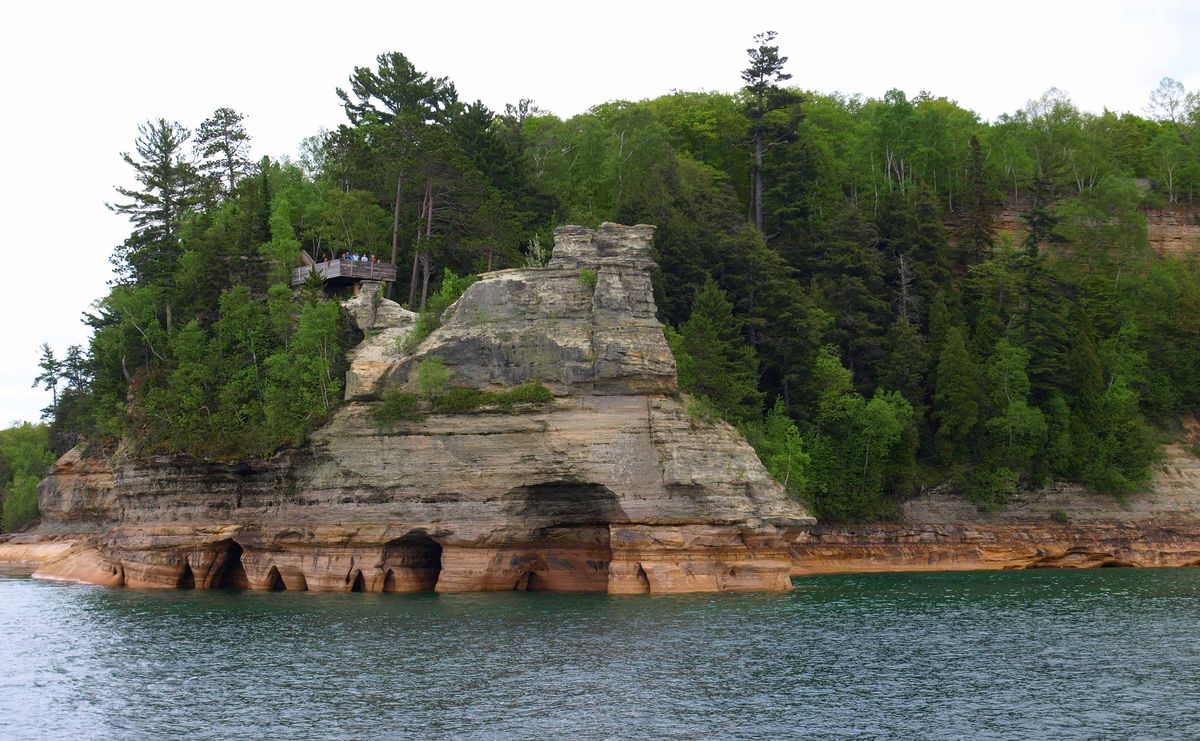 secrets-of-michigans-pictured-rocks-lakes