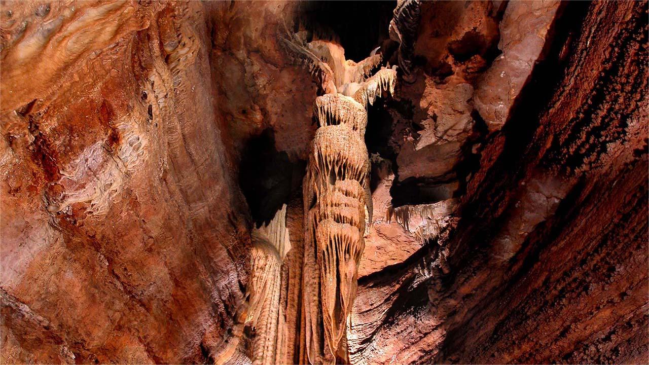 secrets-of-missouris-talking-rocks-cavern