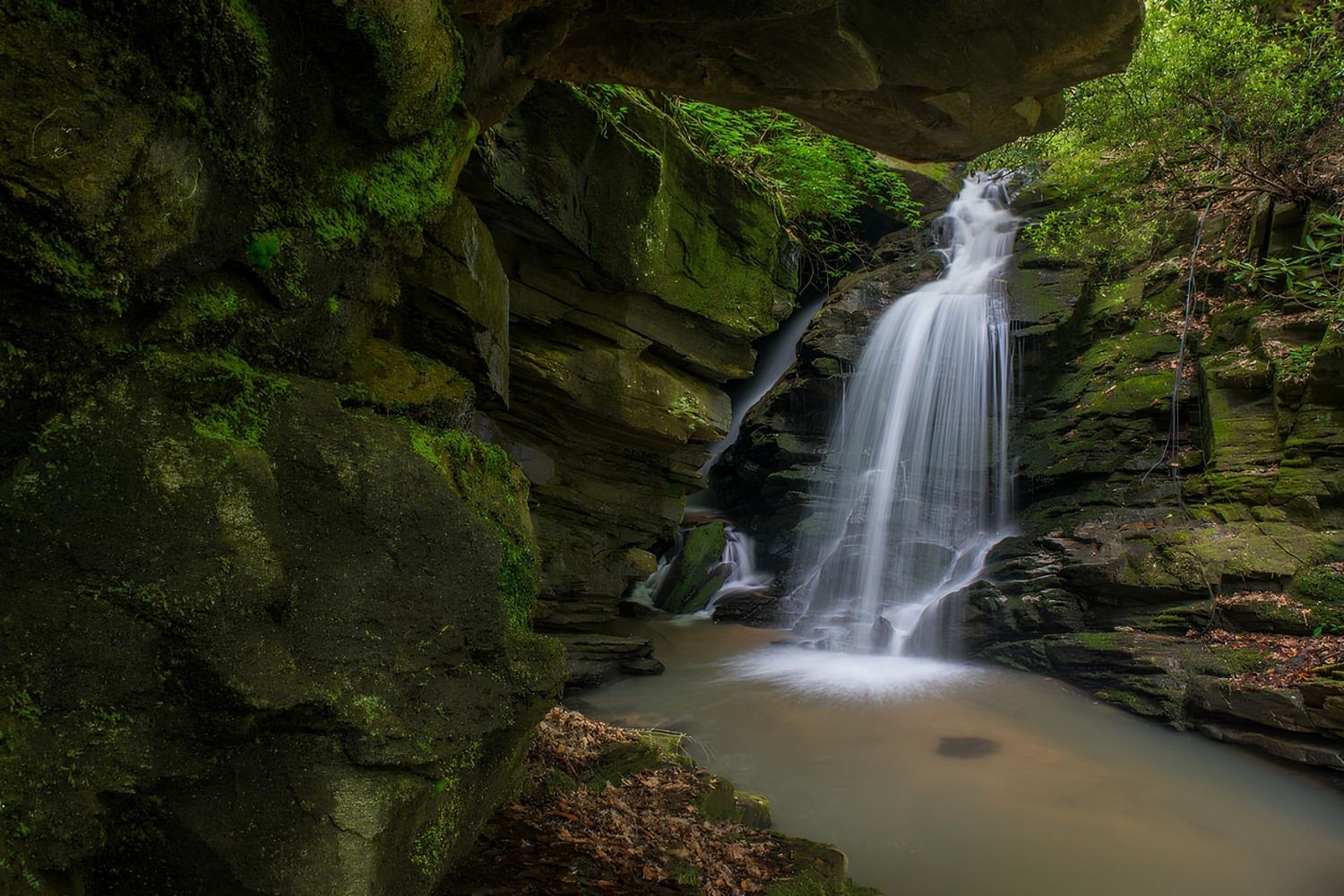 secrets-of-north-carolinas-green-river-gorge-streams