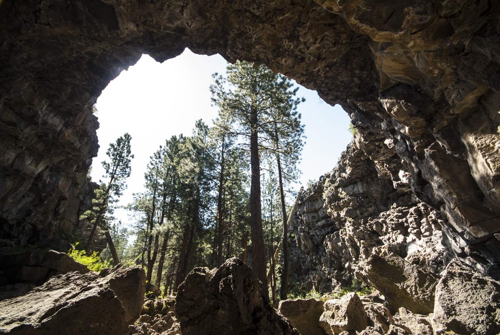 secrets-of-oregons-arnold-ice-cave-volcanic-tubes