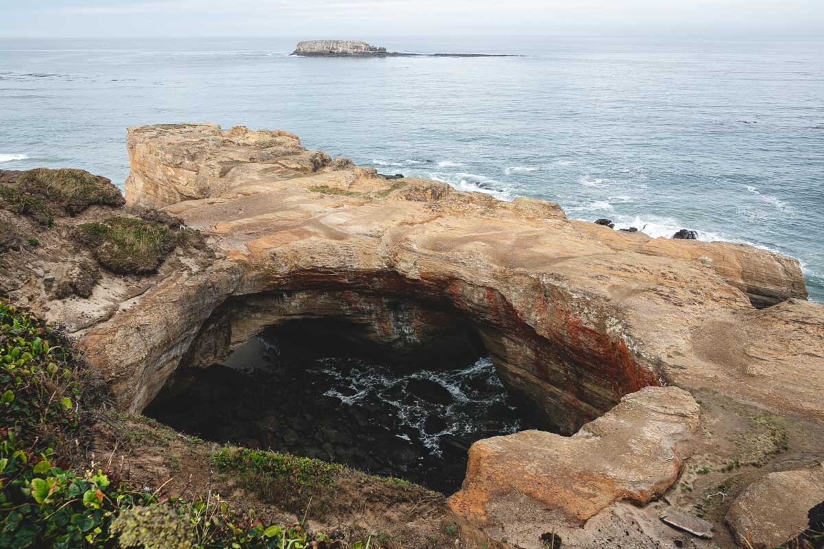 secrets-of-oregons-devils-punchbowl-sea-caves