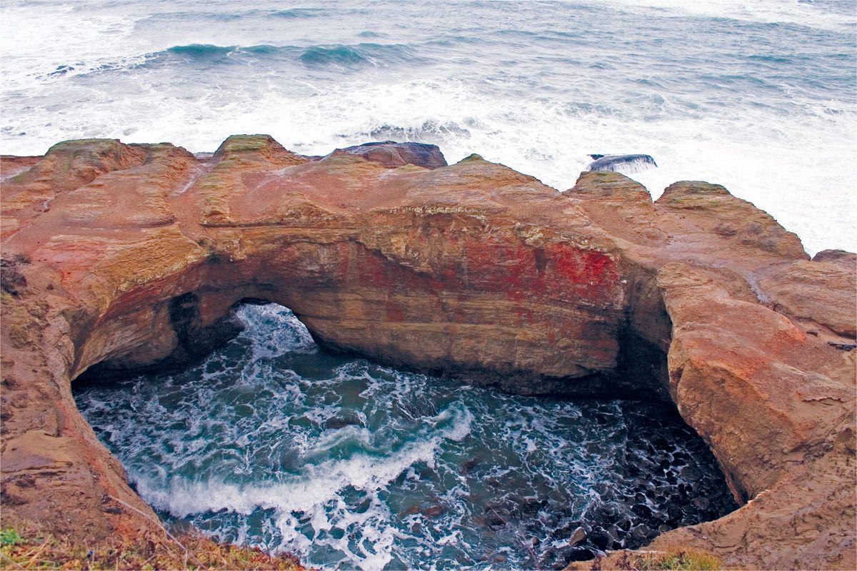 secrets-of-oregons-otter-rock-sea-caves