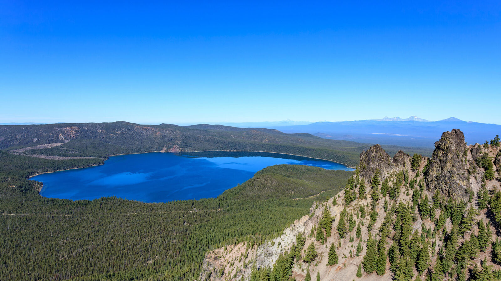 Secrets-Of-Oregon8217s-Paulina-Lake-Basalt-Columns secrets-of-oregons-paulina-lake-basalt-columns