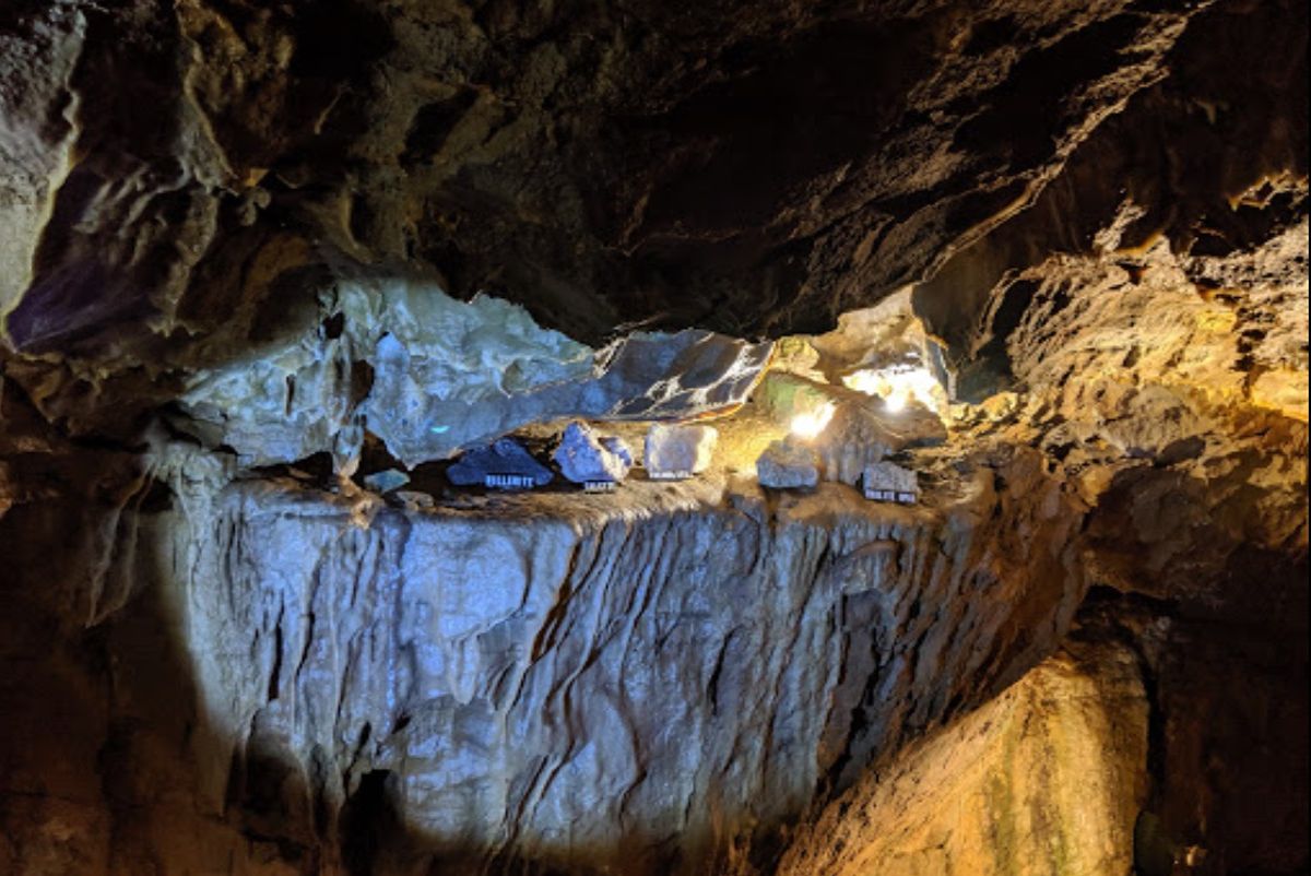 secrets-of-pennsylvanias-bushkill-caverns-caves