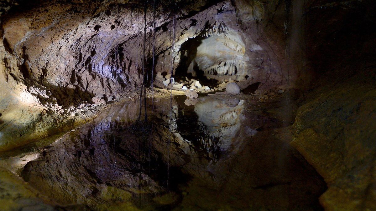 secrets-of-pennsylvanias-crystal-cave-network