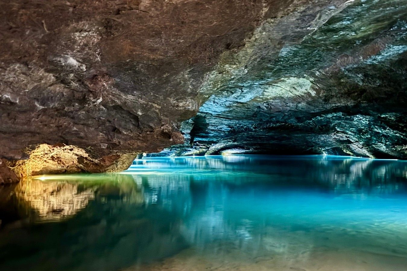 secrets-of-tennessees-underground-cave-rivers