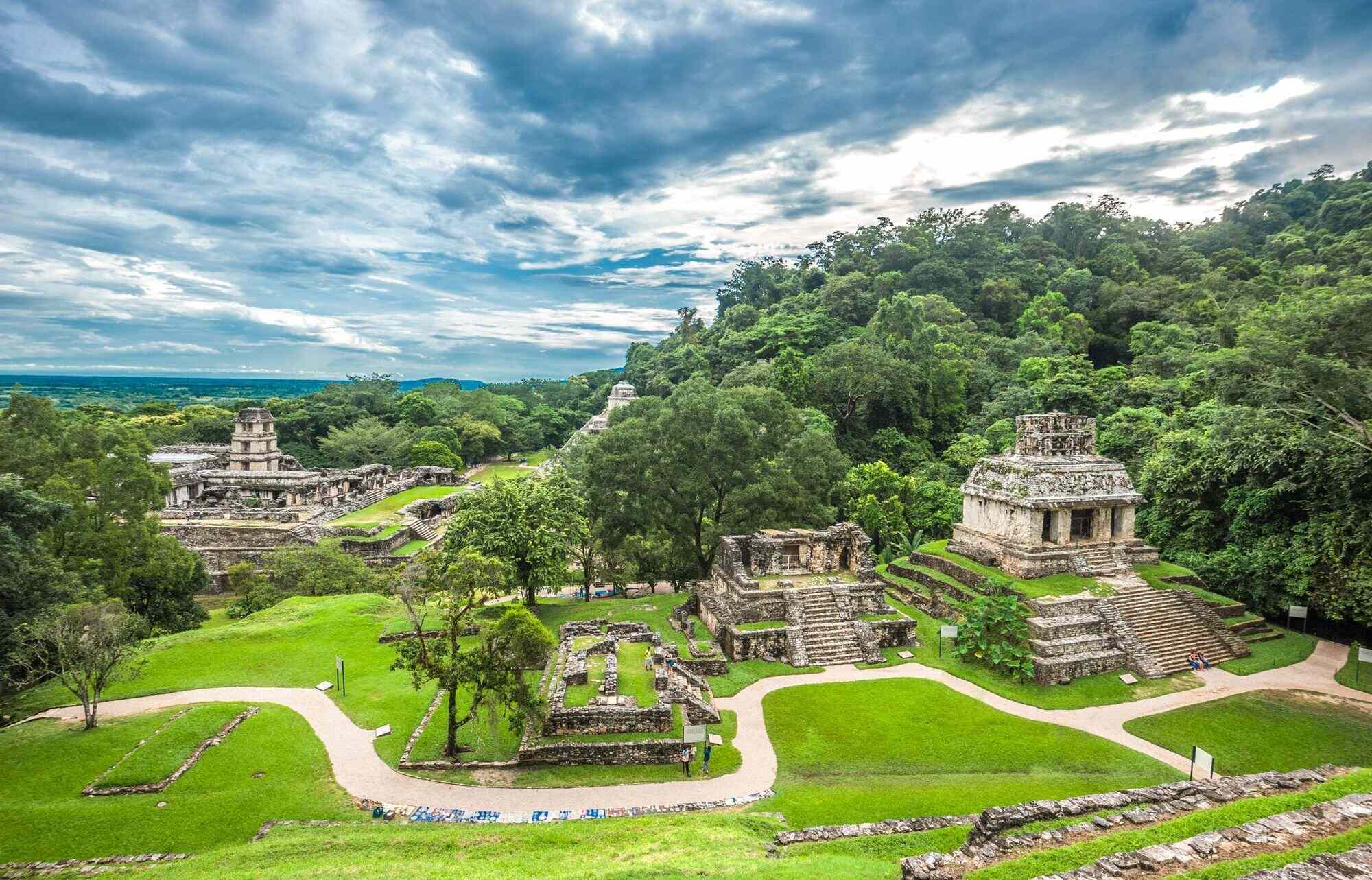 secrets-of-the-mayan-calendar-stone-workshops-in-palenque
