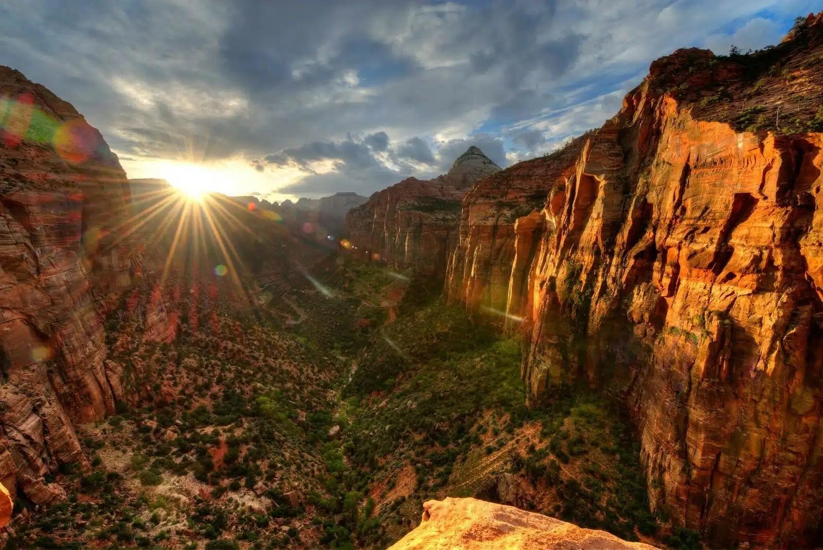 secrets-of-utahs-observation-point-cliffs
