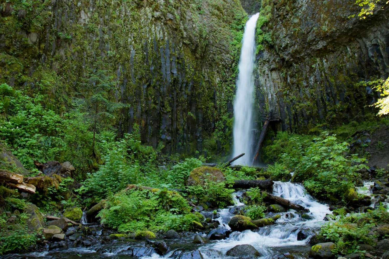 secrets-of-vermonts-hidden-waterfall-amphitheaters