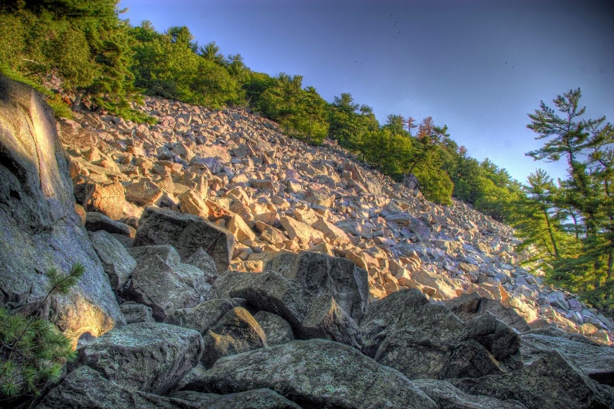 secrets-of-wisconsins-devils-lake-boulders