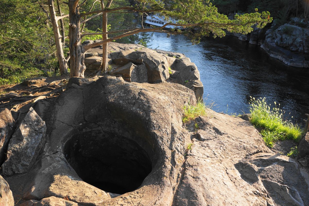 secrets-of-wisconsins-ice-age-potholes
