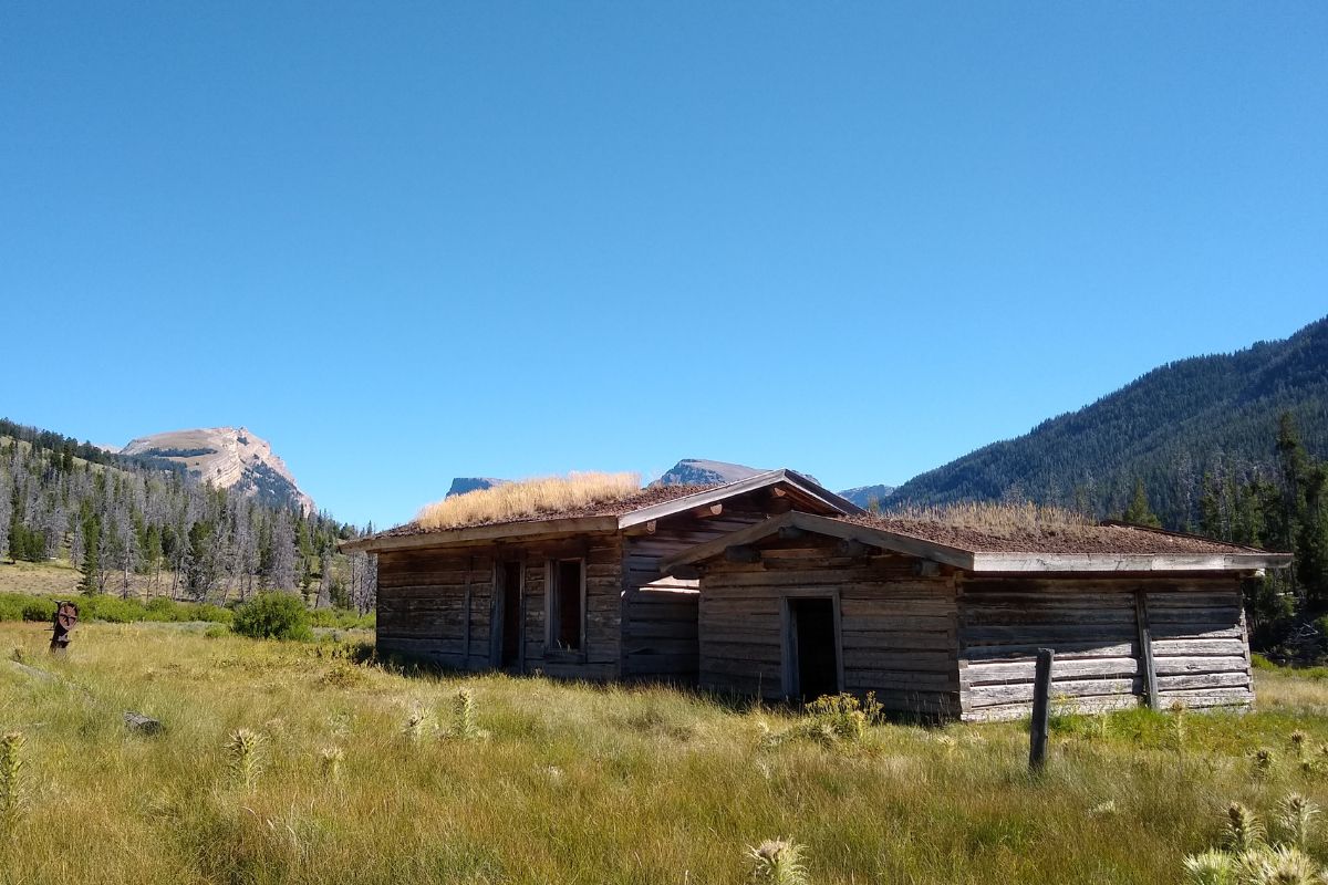 secrets-of-wyomings-green-river-valley-trading-post-ruins
