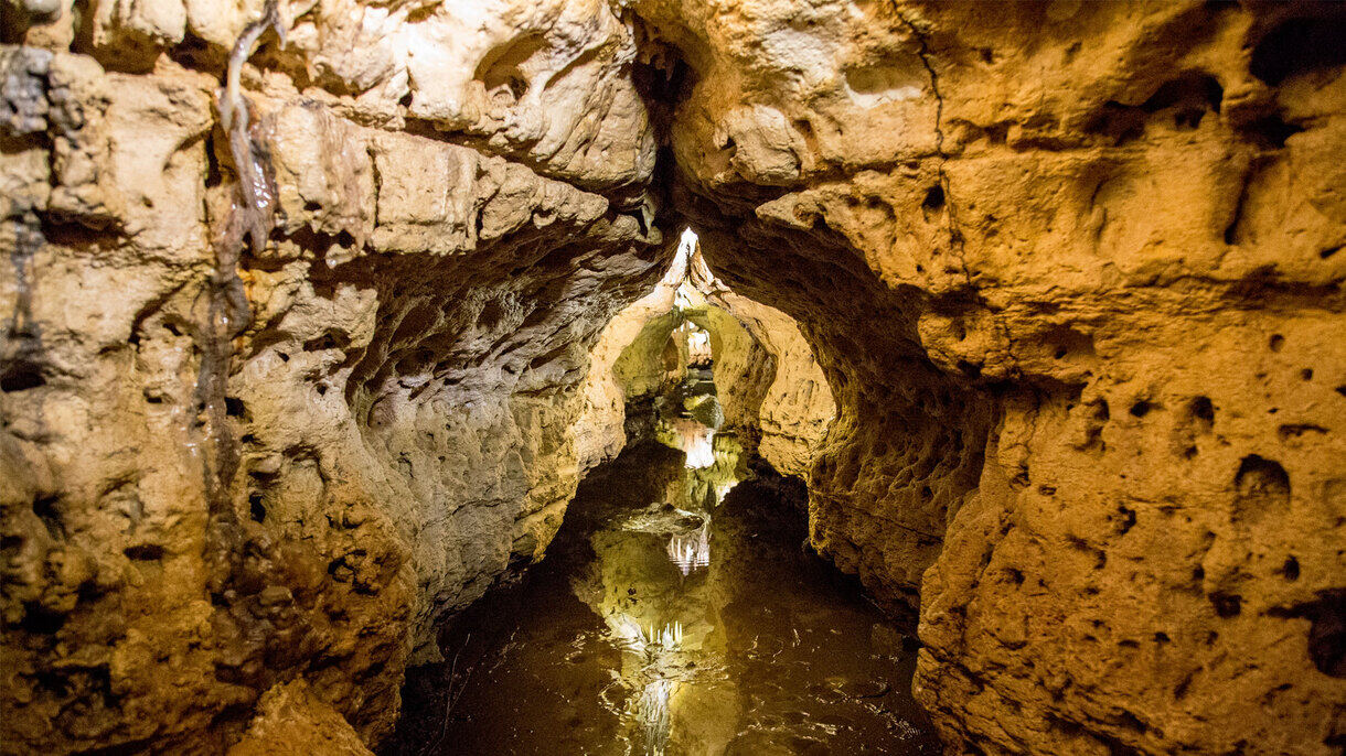 wisconsins-cave-of-the-mounds-revealed